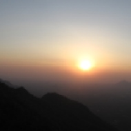 India: Päikeseloojang Kolli mägedes, 2015.
